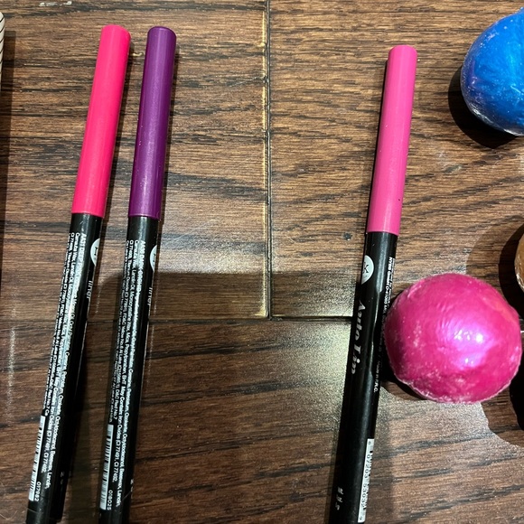 Bath bomb and lip bundle - Picture 4 of 5